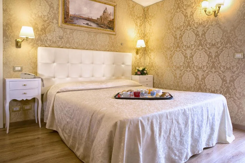 Camera Matrimoniale Deluxe con Terrazza — Residenza Goldoni
