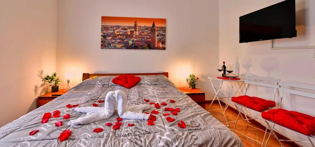 Deluxe Double Room with Bath — Welcome Traveller DIVINE CÉCILE