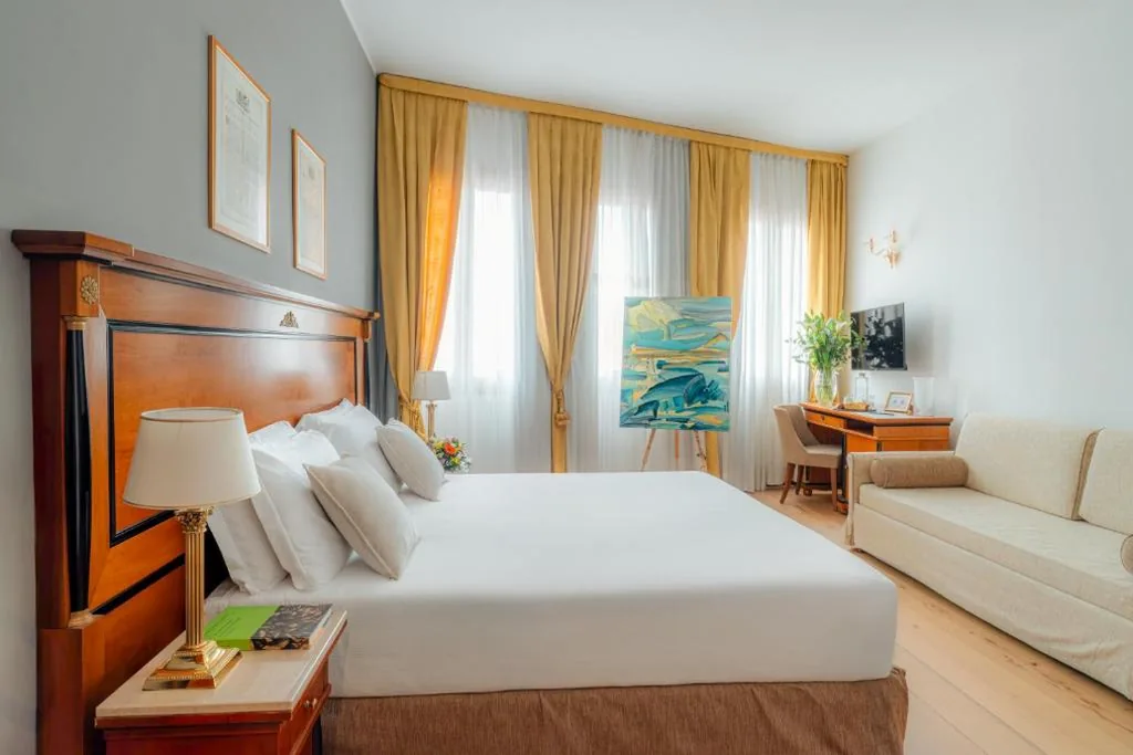 Camera Matrimoniale Deluxe con Vista Canale — All’Angelo Art Hotel