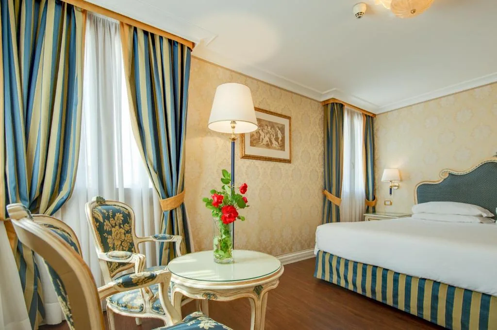 Camera Matrimoniale Deluxe con Vista Canale — Hotel Antiche Figure