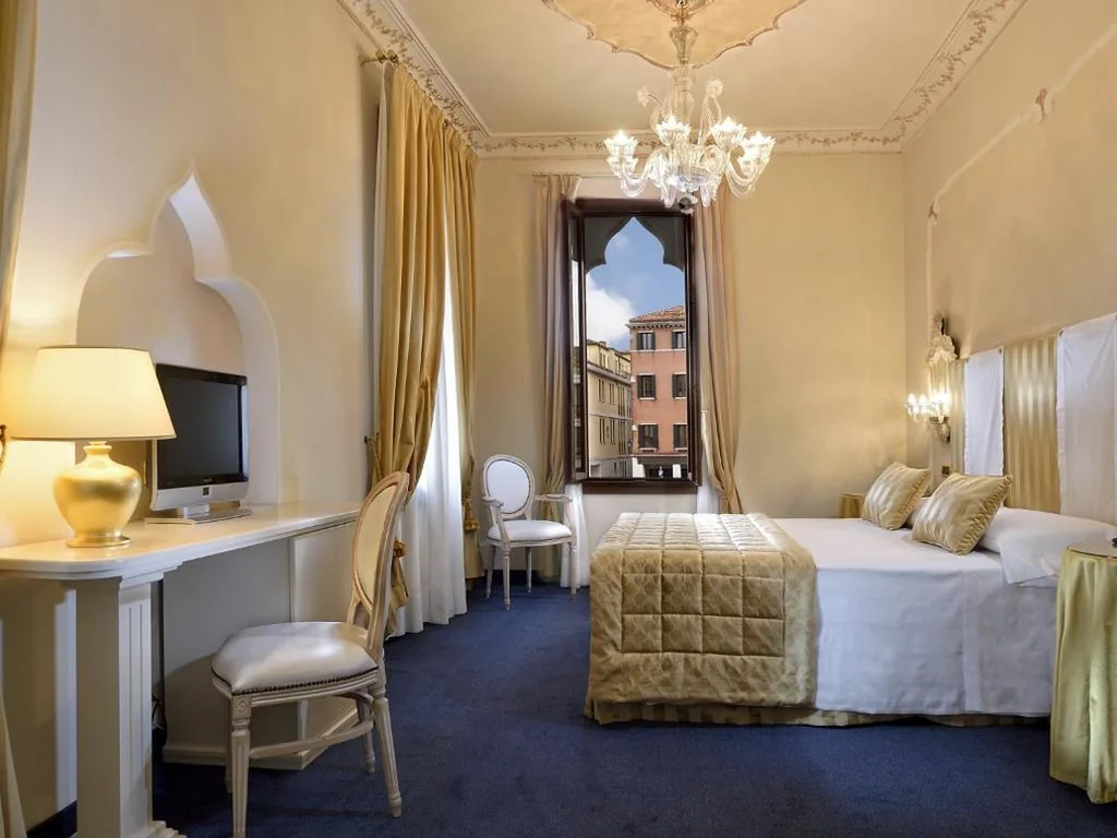Camera Matrimoniale Deluxe con Vista Canale — Hotel Principe