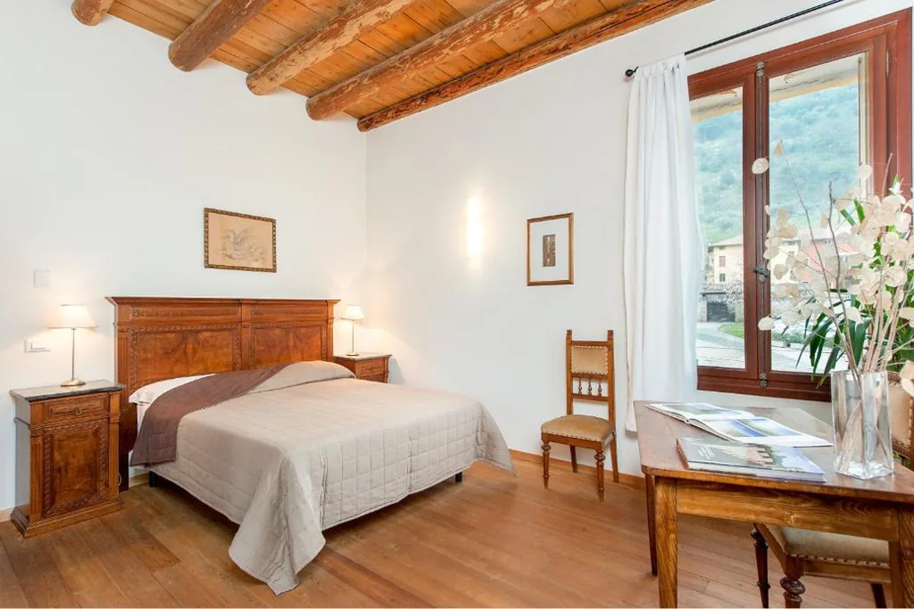 Deluxe Double Room with Castle View — B&B Borgo Castello