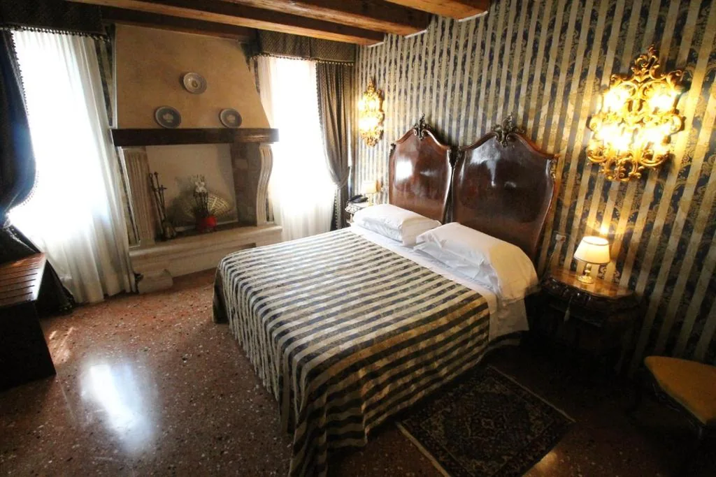 Camera Matrimoniale Deluxe con Vista Giardino — Hotel Palazzo Abadessa