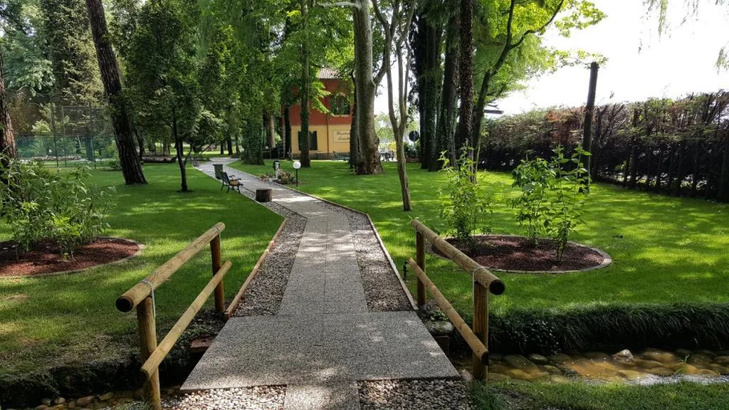 Deluxe Double Room with Lake View - Separate Building — Hotel Vela D’oro ***S