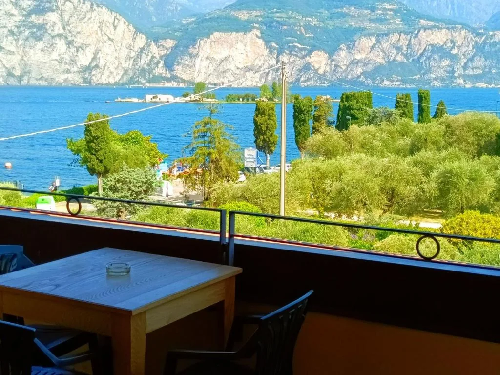 Camera Matrimoniale Deluxe con Vista Lago — Hotel Villa Isabella
