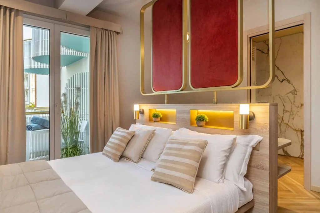 Deluxe Double Room with Side Sea View — Salus Smart & Chic Hotel