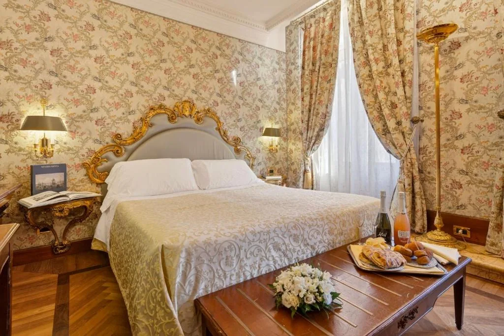 Camera Matrimoniale Deluxe con Vista Piazza San Marco — Bellevue Luxury Rooms – San Marco Luxury