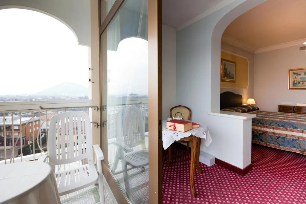 Deluxe Double Room — Hotel La Residence & Idrokinesis – Thermal Rehab