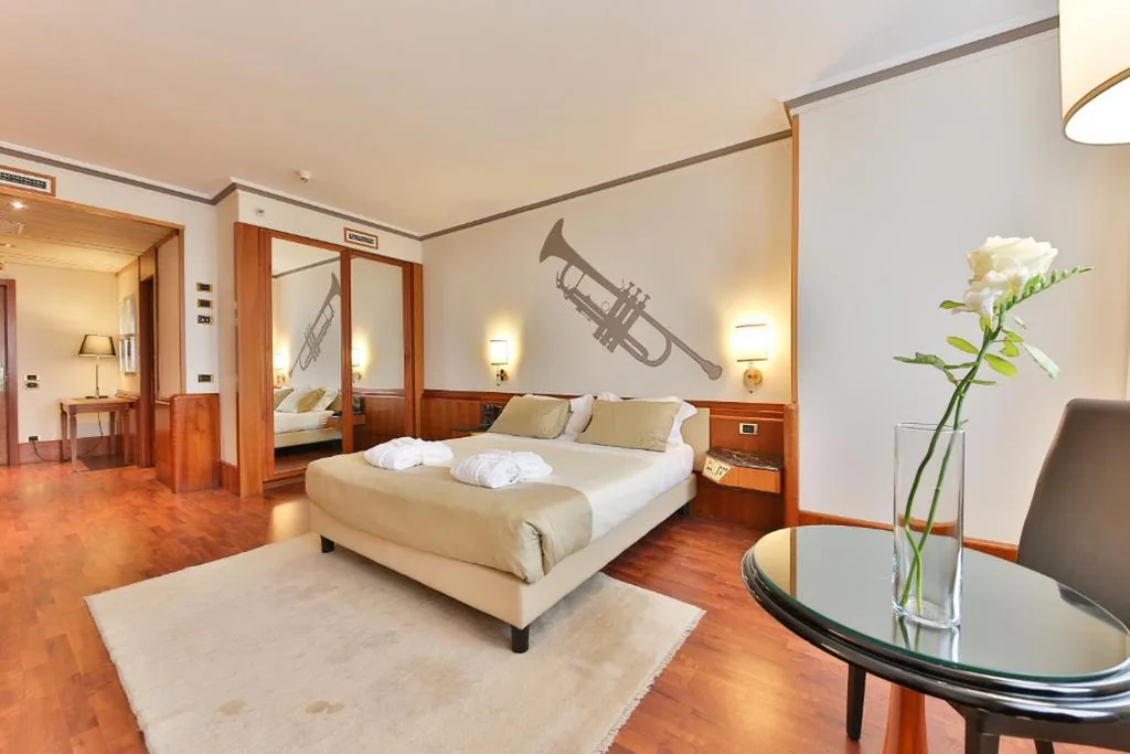 Deluxe Double Room — Hotel Leon d’Oro