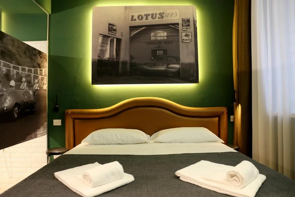 Deluxe Double Room — OFFICINA TESINI Guest Rooms Verona
