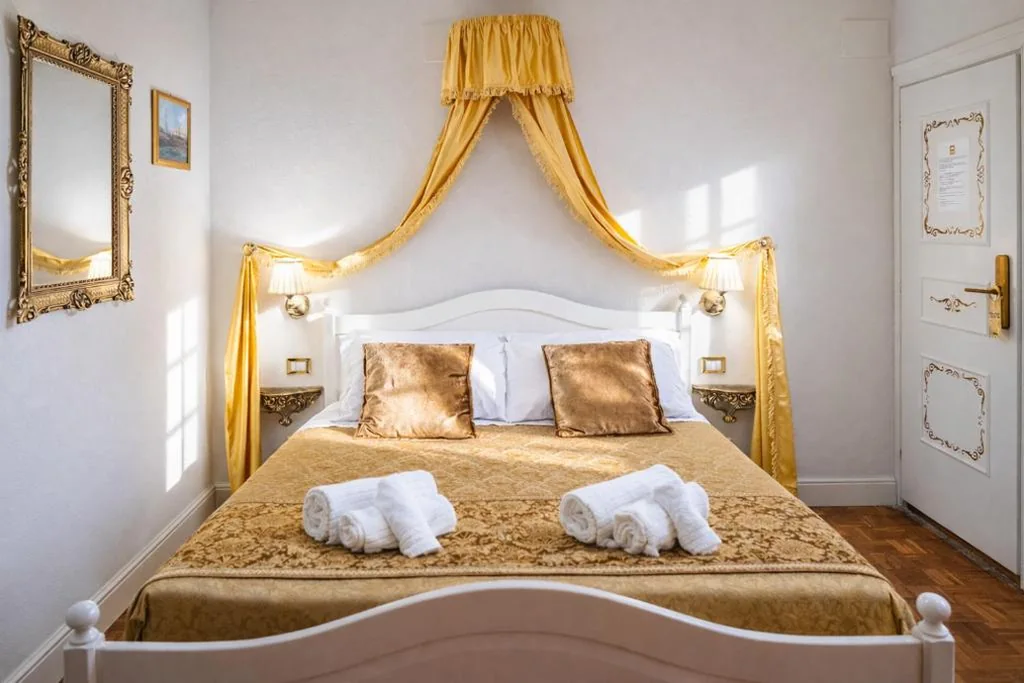 Camera Matrimoniale Deluxe — Palazzo Titti Rialto Suites