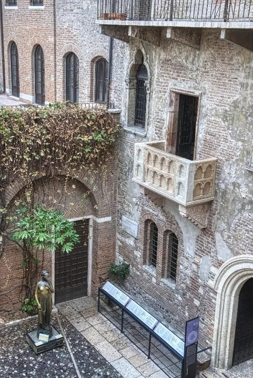 Camera Matrimoniale Deluxe — Relais Balcone di Giulietta