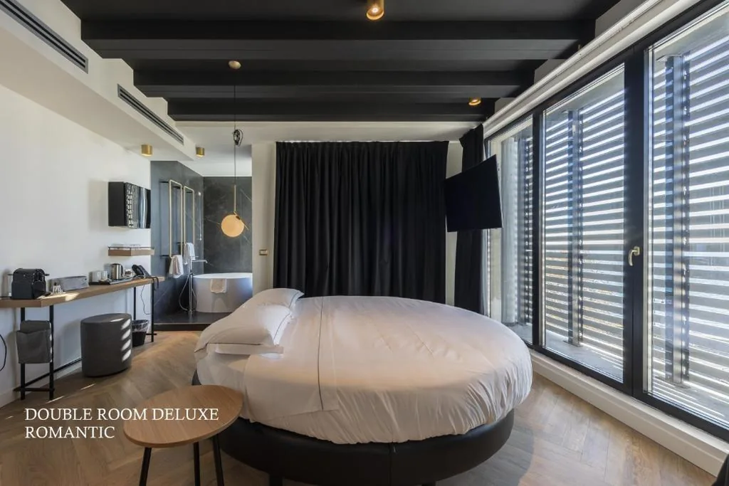 Deluxe Romantic Double Room with Terrace and Lake View — MaisonMe Boutique Hotel