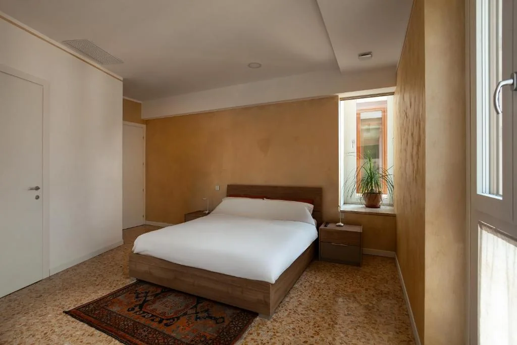 Deluxe Double Room — T-Rooms