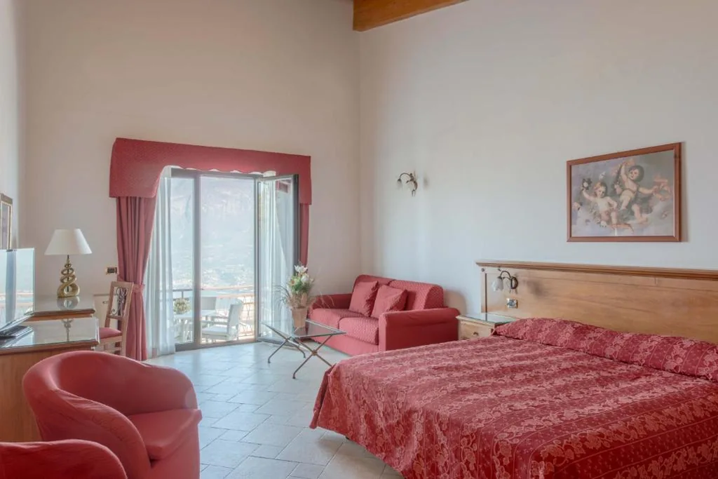 Deluxe Double Room — Village Hotel Lucia