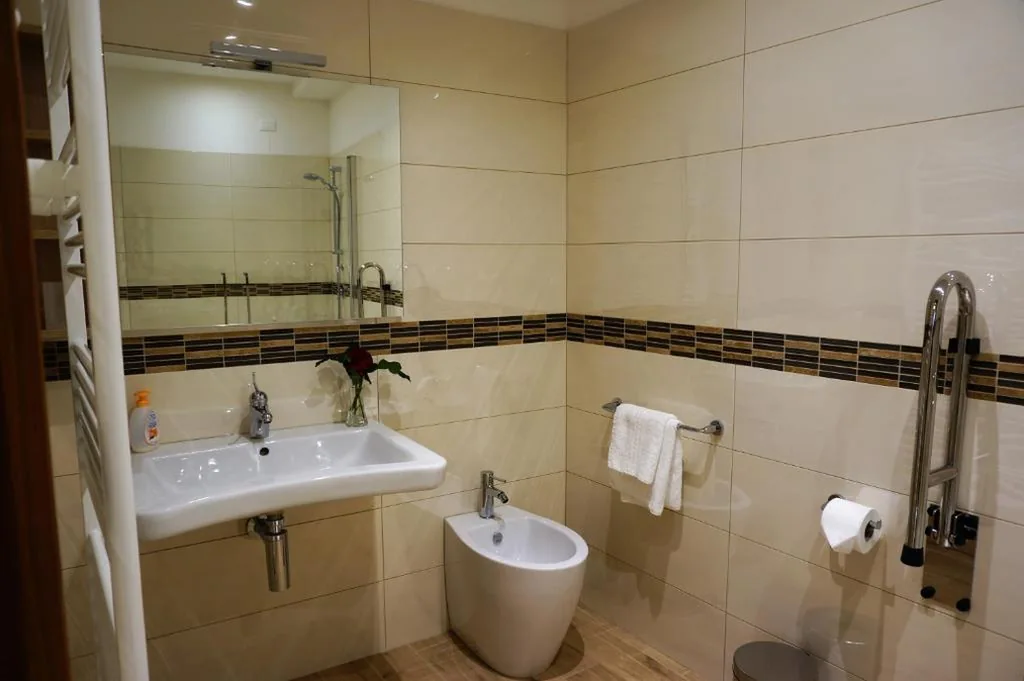 Double or Twin Room - Wheelchair Accessible — B&B HORTUS