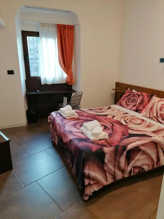 Double or Twin Room — Accomodation Verona – City Centre