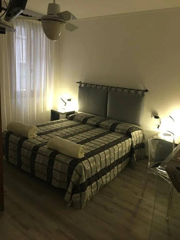 Camera Matrimoniale/Doppia con Letti Singoli — Albergo Marin