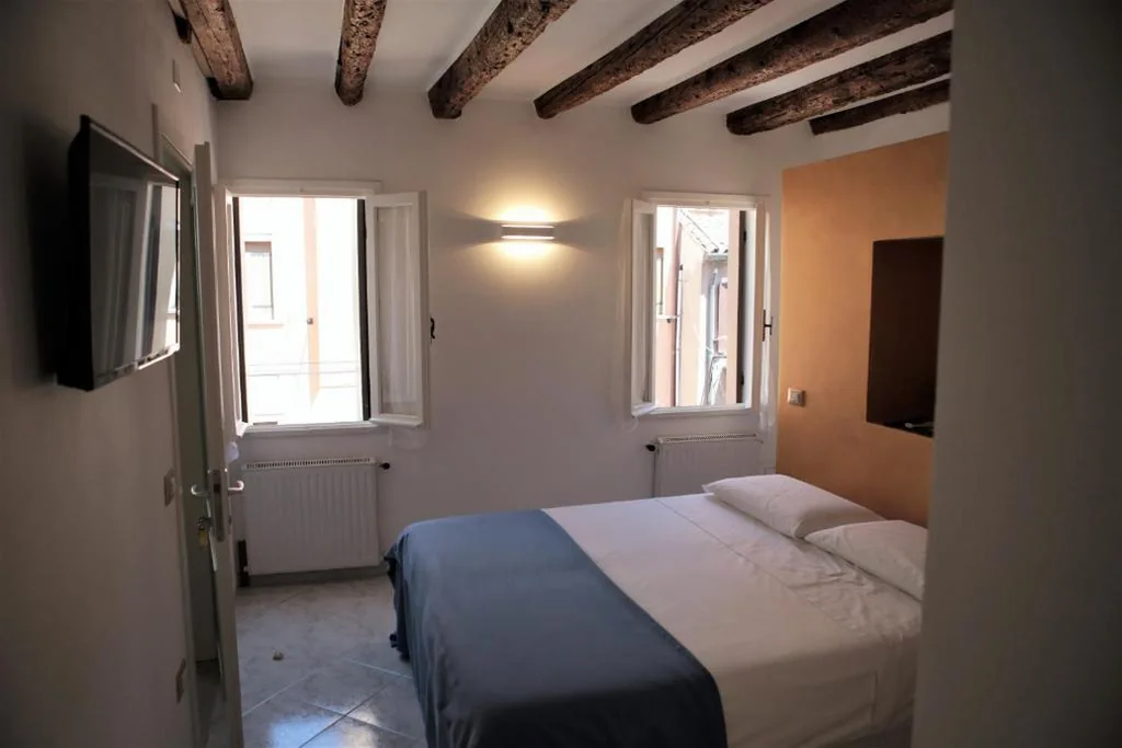 Double or Twin Room — Ca’ Zuliani Rooms
