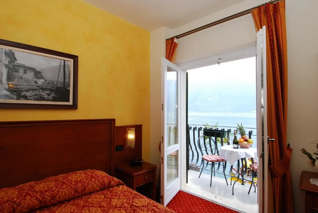 Double or Twin Room with Balcony — Albergo Ristorante Montebaldo