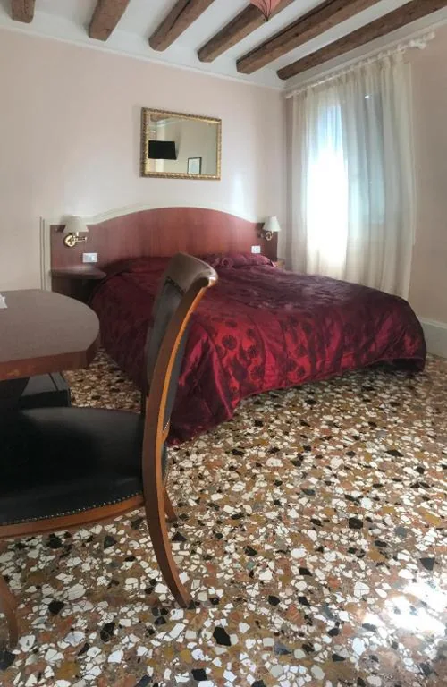 Camera Matrimoniale/Doppia con Letti Singoli con Bagno Privato — B&B a le Boteghe