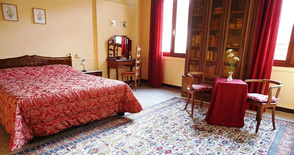 Camera Matrimoniale/Doppia con Letti Singoli con Bagno Privato Esterno — B&B Corte Campana