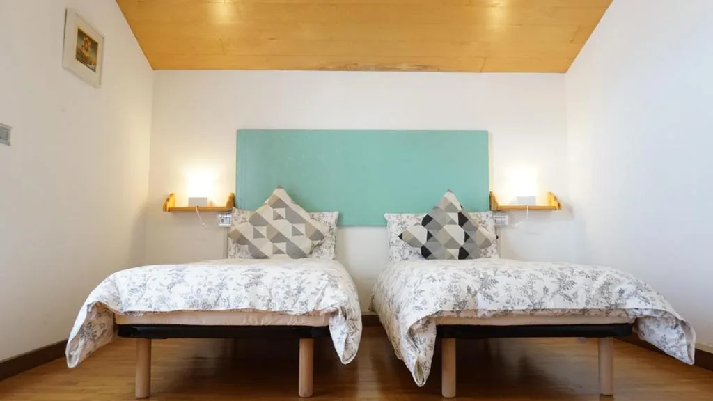 Camera Matrimoniale/Doppia con Letti Singoli con Bagno Privato Esterno — B&B La Pecora Nera