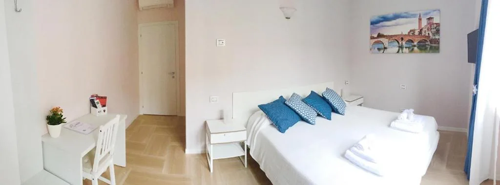 Double or Twin Room with Private Bathroom — B&B Valverde