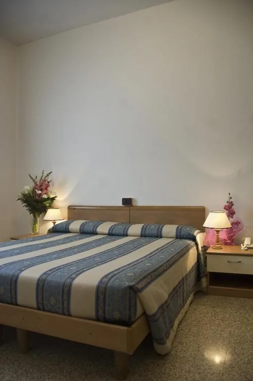 Double or Twin Room with Shared Bathroom — Casa Sant’Andrea
