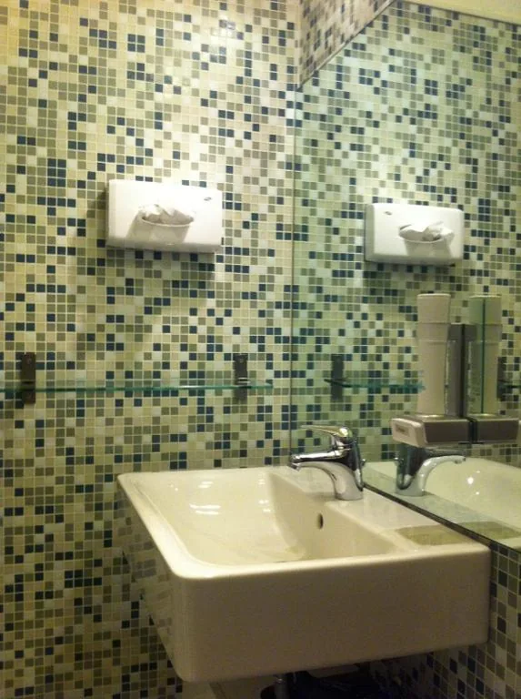 Double or Twin Room with Private Bathroom — Cittadella