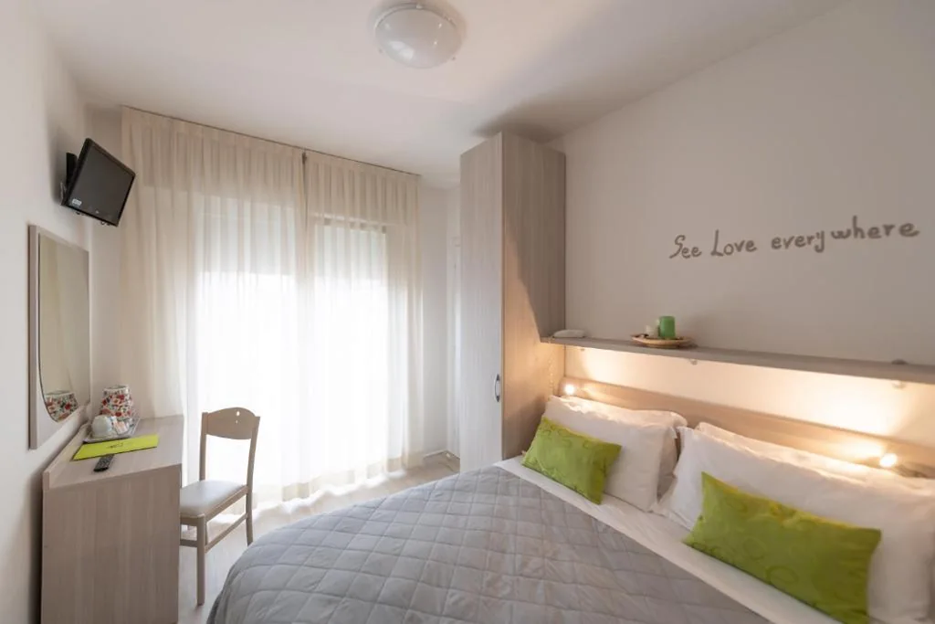Double or Twin Room with Balcony — Hotel Anny