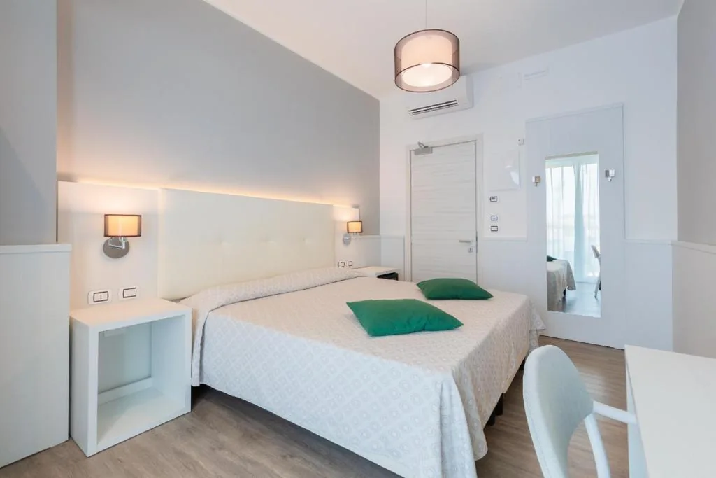 Camera Matrimoniale/Doppia con Letti Singoli con Balcone — Hotel Austria