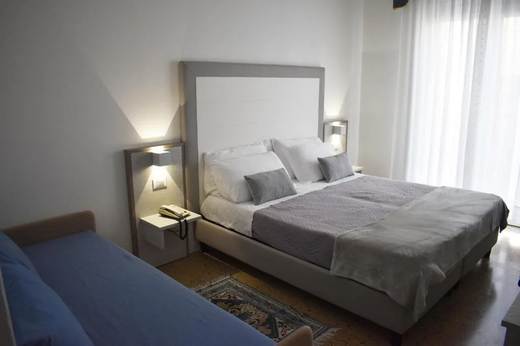 Camera Matrimoniale/Doppia con Letti Singoli con Balcone — Hotel Edelweiss