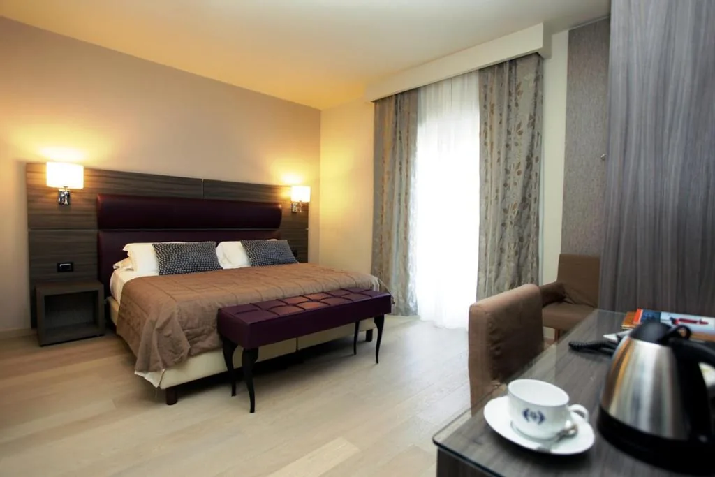 Double or Twin Room with Balcony — Hotel Galvani