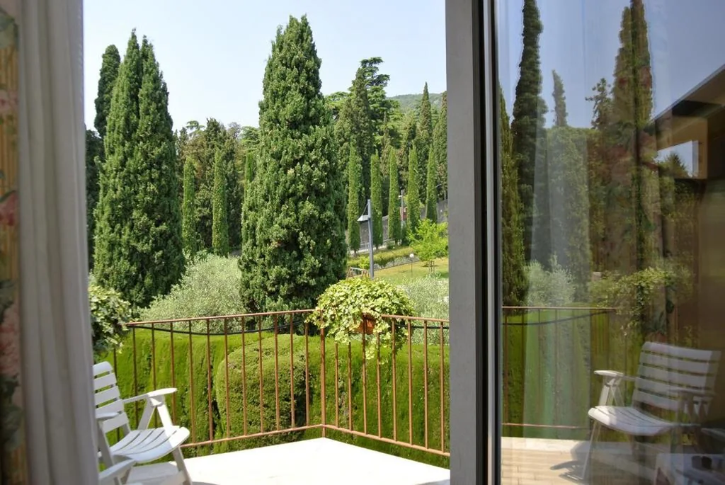Camera Matrimoniale/Doppia con Letti Singoli con Balcone — Hotel Garden