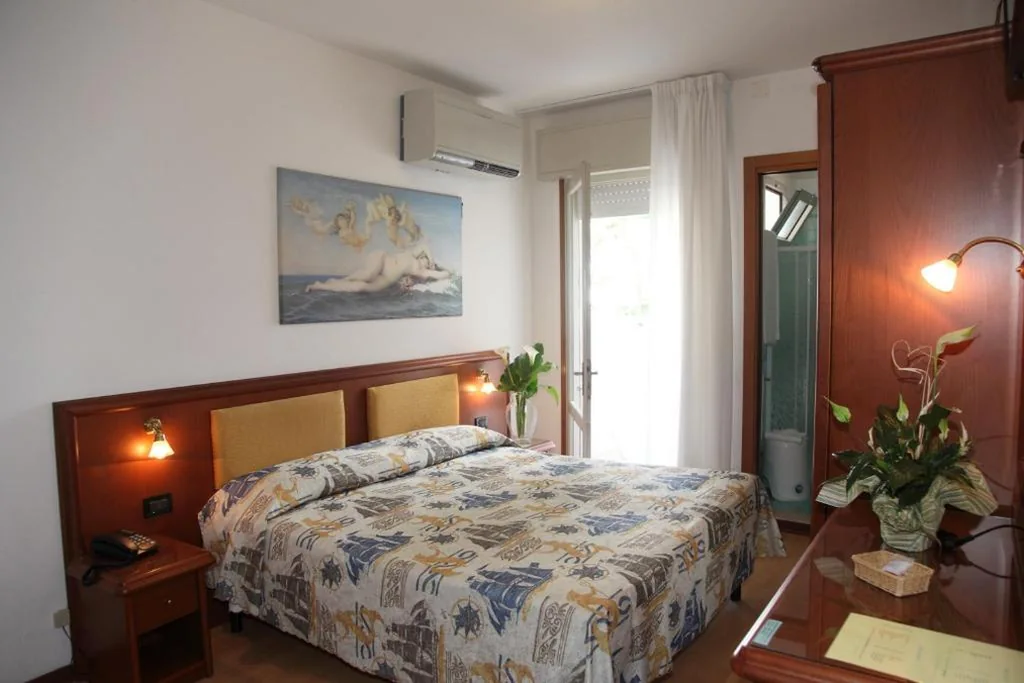 Double or Twin Room with Balcony — Hotel Gran Venere Beach 3s