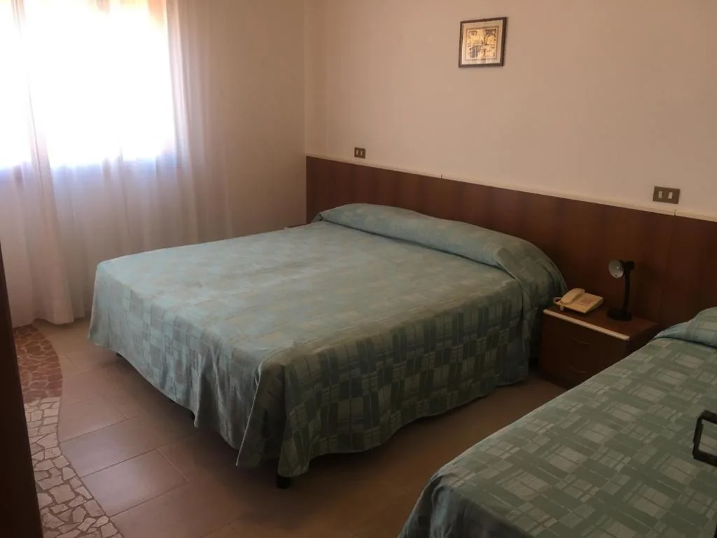 Camera Matrimoniale/Doppia con Letti Singoli con Balcone — Hotel Margherita