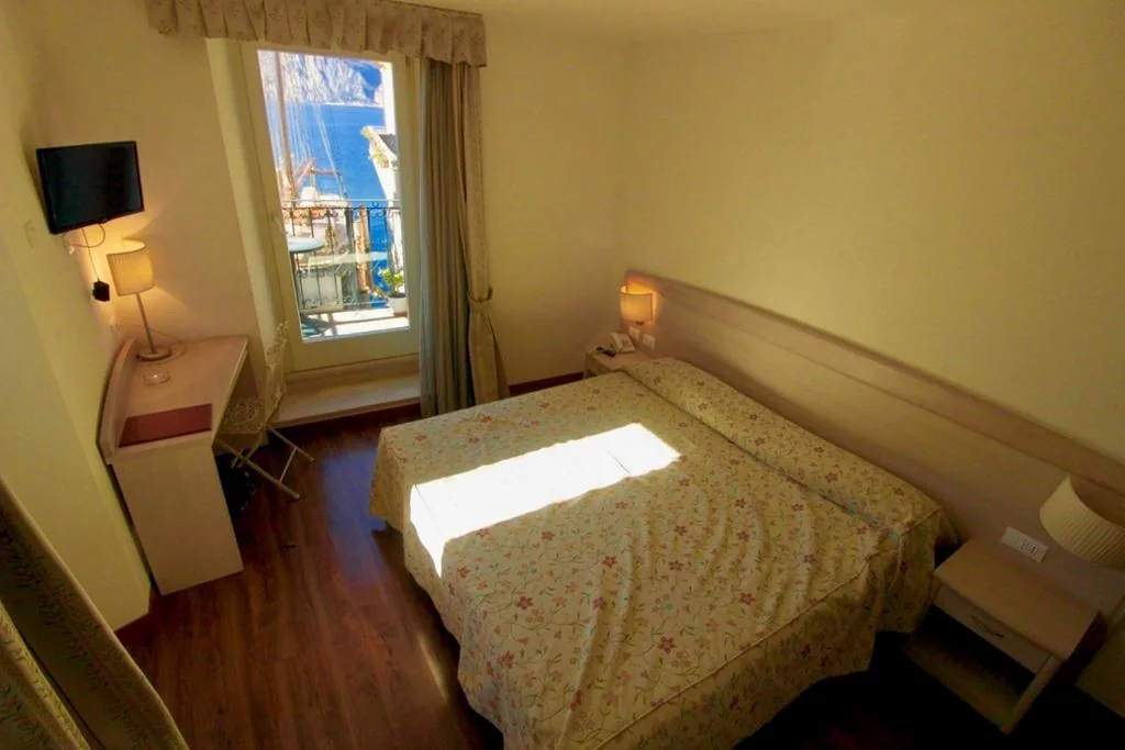 Camera Matrimoniale/Doppia con Letti Singoli con Balcone e Vista Lago — Hotel San Marco