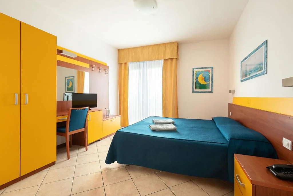 Double or Twin Room with Balcony — Hotel Sheila