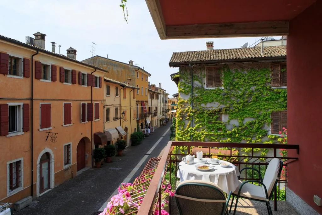 Camera Matrimoniale/Doppia con Letti Singoli con Balcone e Vista Strada — Hotel Speranza