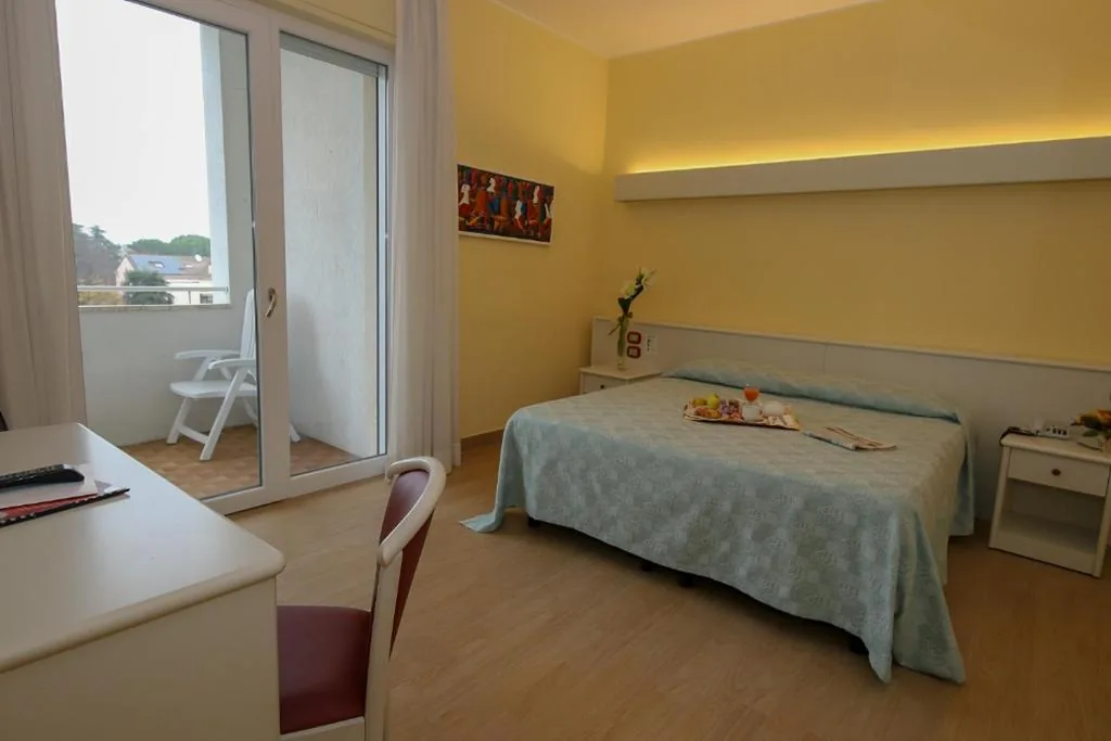 Camera Matrimoniale/Doppia con Letti Singoli con Balcone — Hotel Terme Vena D’Oro