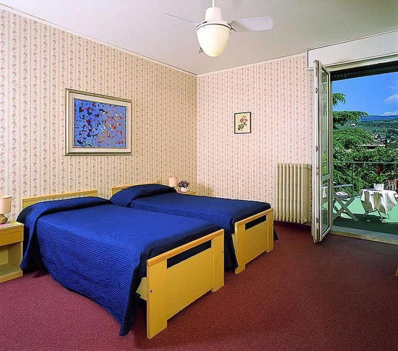 Double or Twin Room with Balcony — Hotel Terminus
