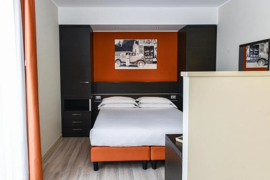Double or Twin Room with Balcony — Hotel Vienna