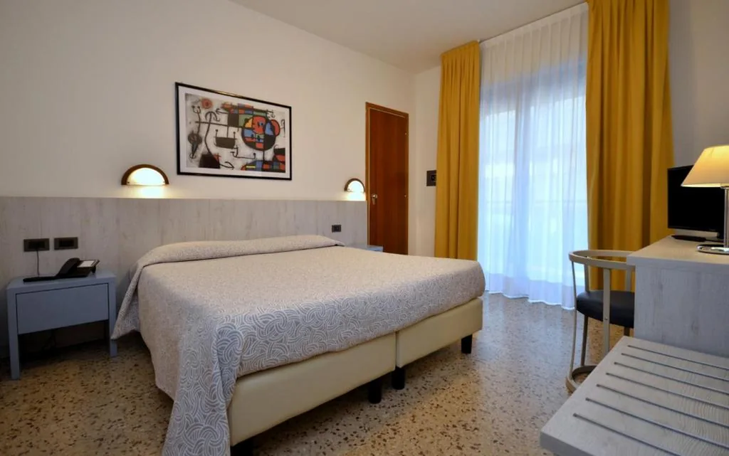 Double or Twin Room with Balcony — Olimpia Hotel & Aparthotel