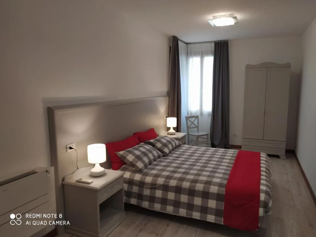Camera Matrimoniale/Doppia con Letti Singoli con Bagno Privato — Palazzetto Canossa