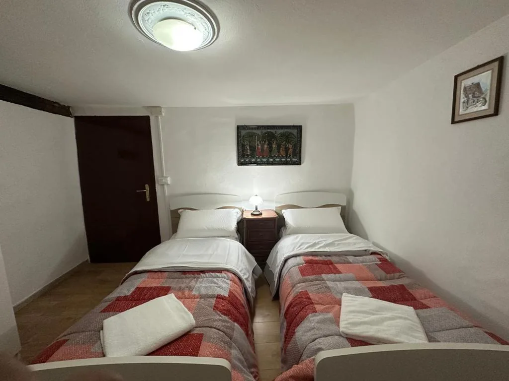 Camera Matrimoniale/Doppia con Letti Singoli con Bagno in Comune — San Marco Guest House Venice