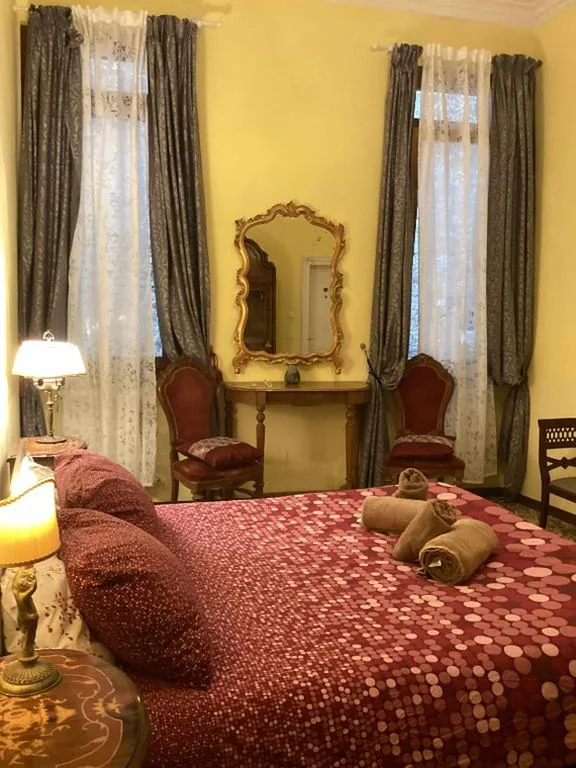 Double or Twin Room with Shared Bathroom — Venezia Naturalmente
