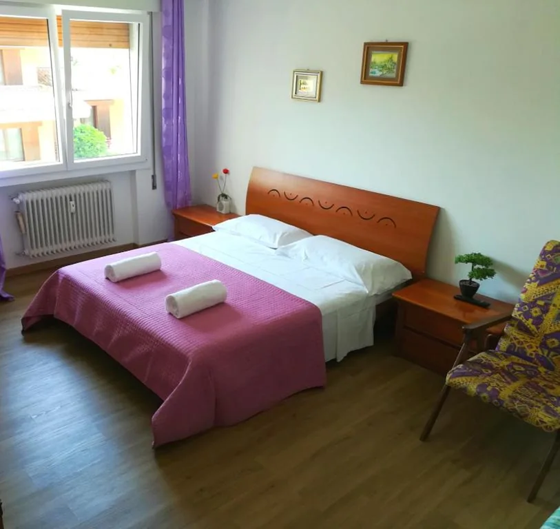 Camera Matrimoniale/Doppia con Letti Singoli con Bagno in Comune — Venice Primavera Guesthouse