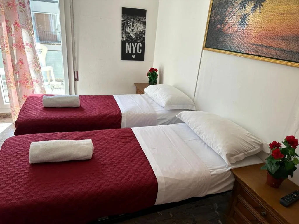 Double or Twin Room with Balcony — Venice Stefani Guesthouse