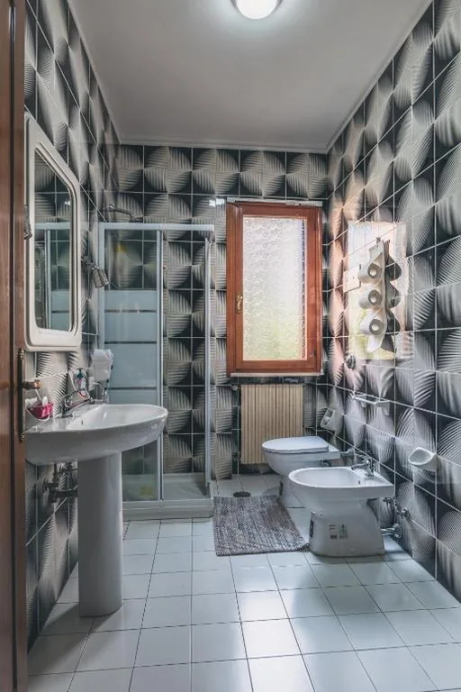 Double or Twin Room with Private Bathroom — Venice Vacation House